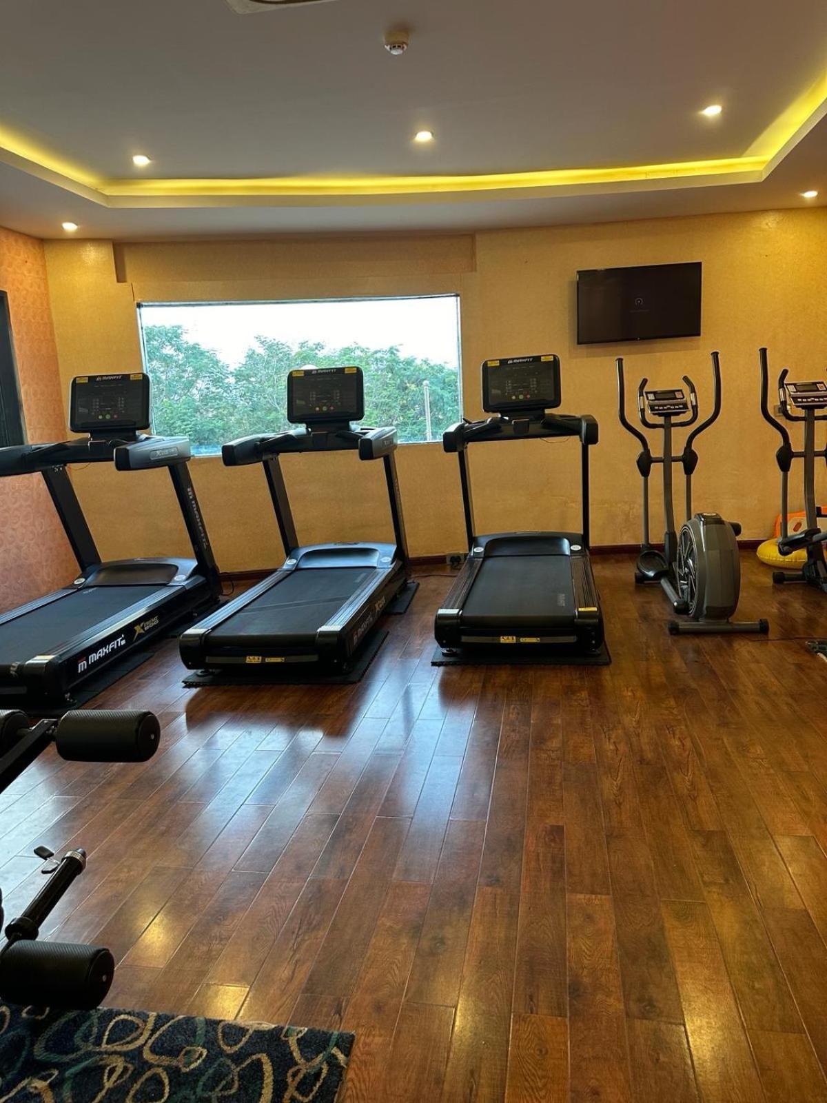 Fortune Select Grand Ridge, Tirupati - Member Itc Hotels' Group Εξωτερικό φωτογραφία The gym at the hotel